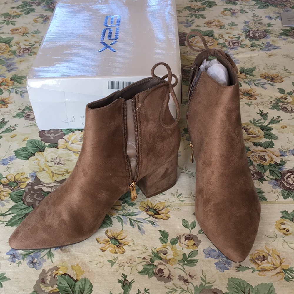 X2B Ankle bootie Suede New in box 7.5